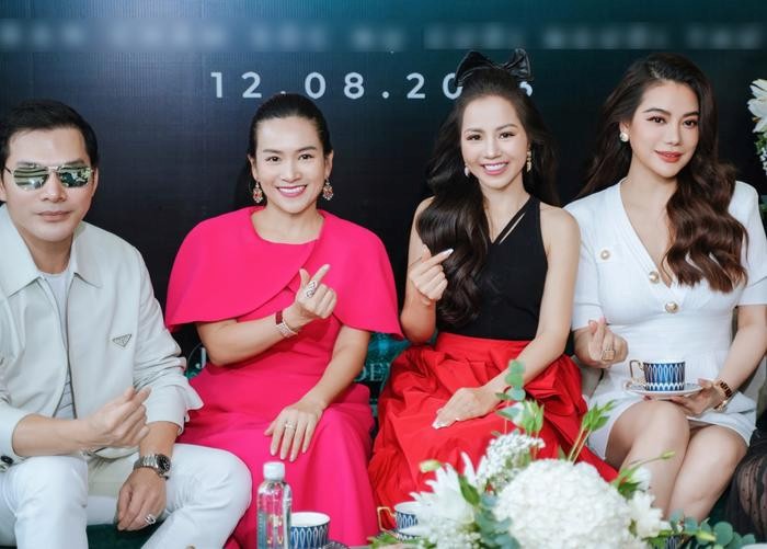 dong thai cua truong ngoc anh khi duoc mai moi lai voi chong cu2