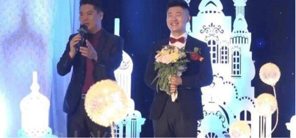 trung quoc 4 nguoi ho tong co dau nang 200kg vao le duong trung quoc 4 nguoi ho tong co dau nang 200kg vao le duong