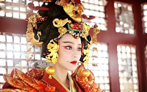 bi an phong thuy ngoi mo vo tac thien2