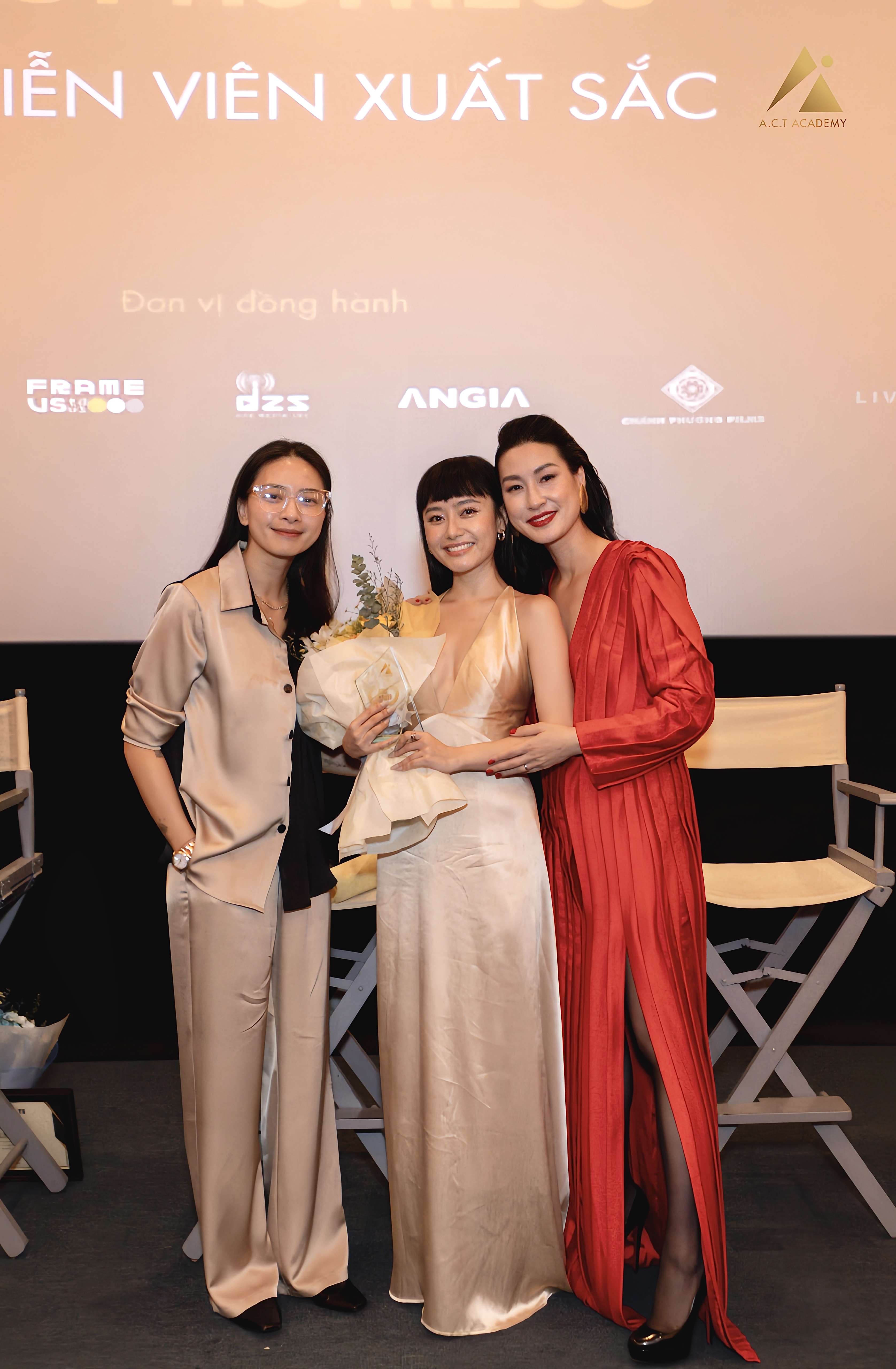 danh tinh hoc tro kathy uyen duoc ngo thanh van danh loi khen co canh la ai 4 danh tinh hoc tro kathy uyen duoc ngo thanh van danh loi khen co canh la ai 4
