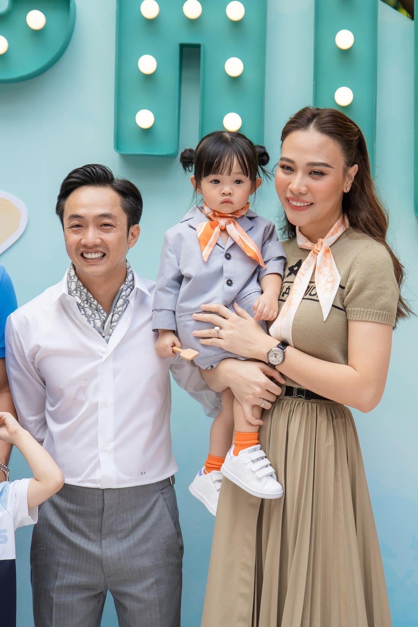 vo cuong do la gay ngo ngang voi than hinh thon gon sau sinh 3 thang