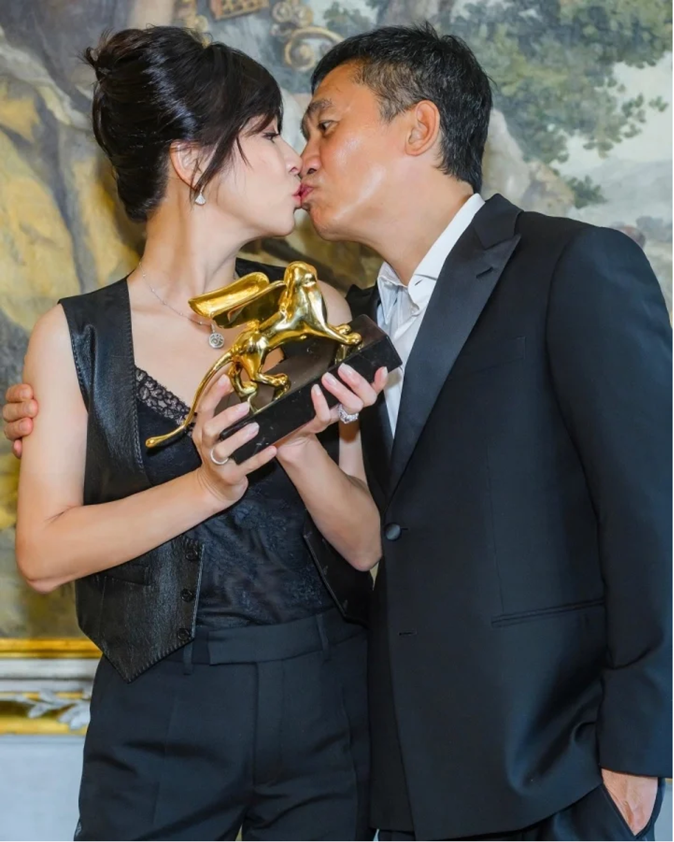 dong thai gay chu y cua luu gia linh giua tin don chong ngoai tinh4 dong thai gay chu y cua luu gia linh giua tin don chong ngoai tinh4
