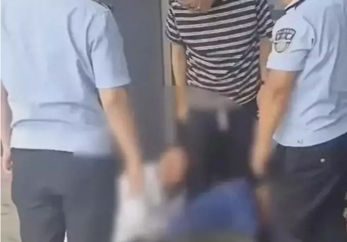vut doi giay phien ban gioi han cua chu nhan vien ve sinh treo co tu tu vi bi doi den bu so tien khong lo3 vut doi giay phien ban gioi han cua chu nhan vien ve sinh treo co tu tu vi bi doi den bu so tien khong lo3