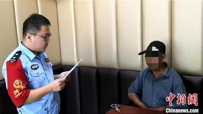 co chiem 2 ghe tren tau nguoi dan ong nhan cai ket thich dang co chiem 2 ghe tren tau nguoi dan ong nhan cai ket thich dang