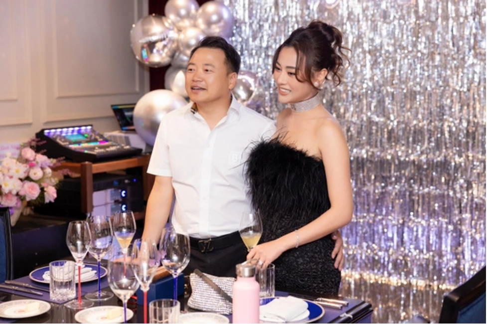 phuong oanh gay sot khi tung anh dien vay co dau truoc ngay dam cuoi1 phuong oanh gay sot khi tung anh dien vay co dau truoc ngay dam cuoi1