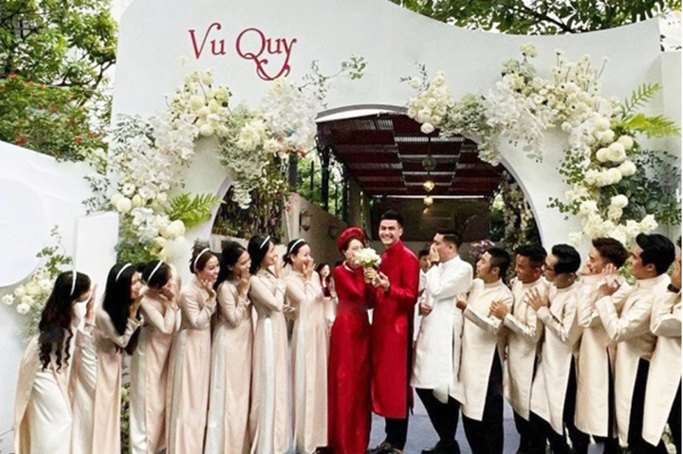 tiet lo hinh anh hiem hoi trong dam cuoi sieu mau vinh thuy choang ngop truoc co ngoi nha gai tiet lo hinh anh hiem hoi trong dam cuoi sieu mau vinh thuy choang ngop truoc co ngoi nha gai