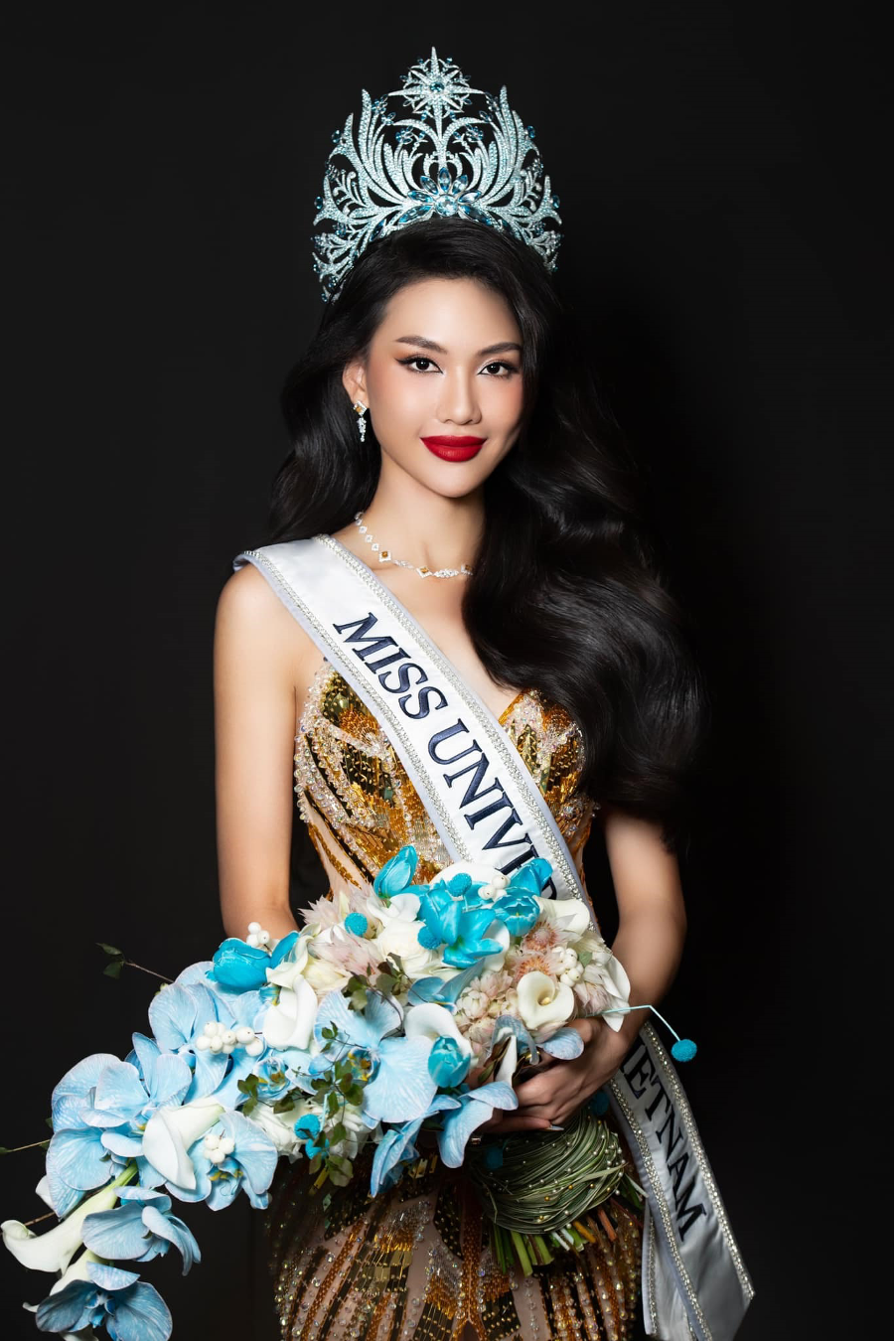 dong thai cua btc miss universe vietnam truoc thong tin hoa hau bui quynh hoa hit bong cuoi