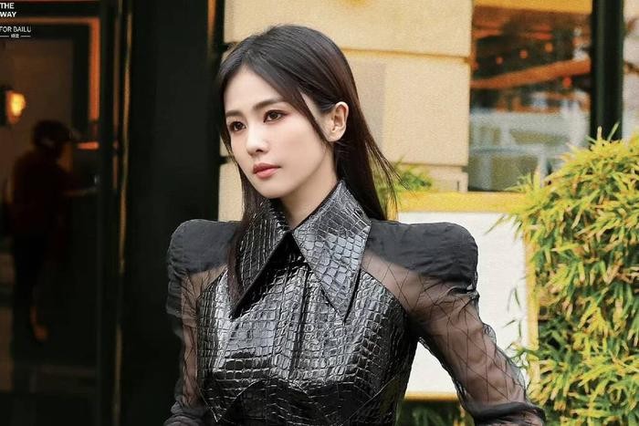 tin tuc sao hoa ngu moi nhat ngay 7 10 duong tu dep thang hang o phuong troi au4