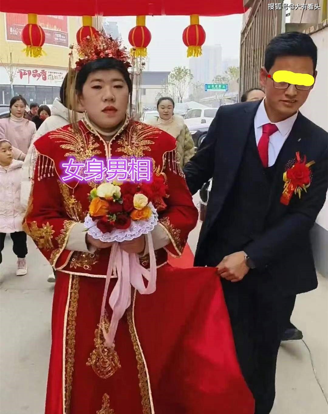 dam cuoi gay xon xao vi ngoai hinh qua dac biet cua co dau dan tinh biet luon ai la noc nha dam cuoi gay xon xao vi ngoai hinh qua dac biet cua co dau dan tinh biet luon ai la noc nha