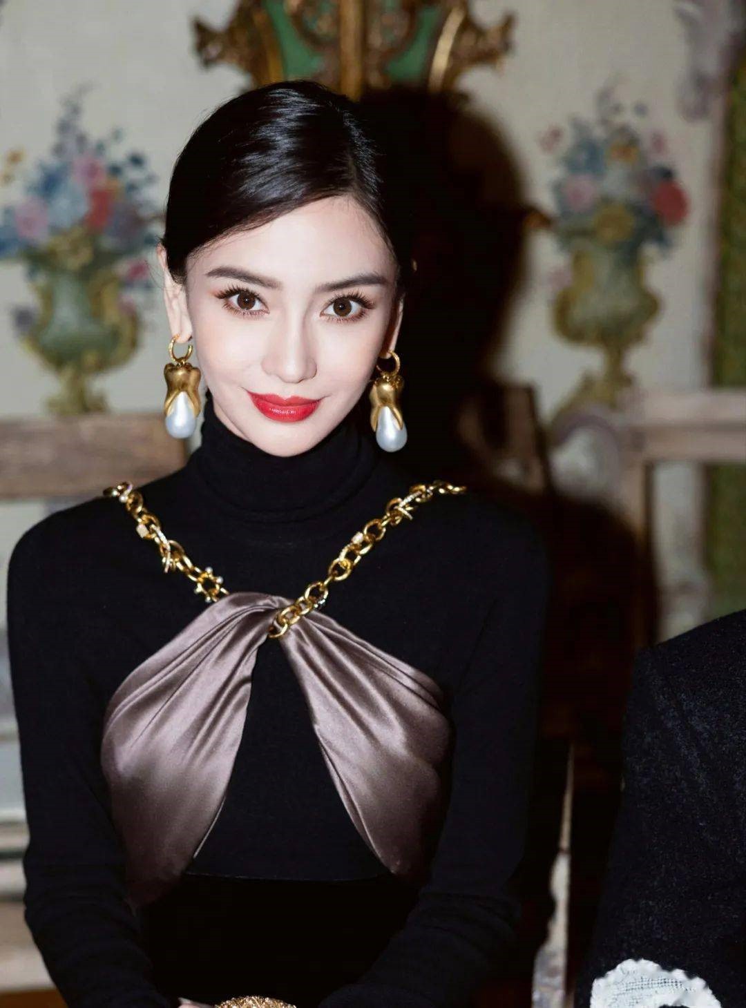 hau tham gia show cua lisa angelababy lien tuc bi cam song 5 hau tham gia show cua lisa angelababy lien tuc bi cam song 5