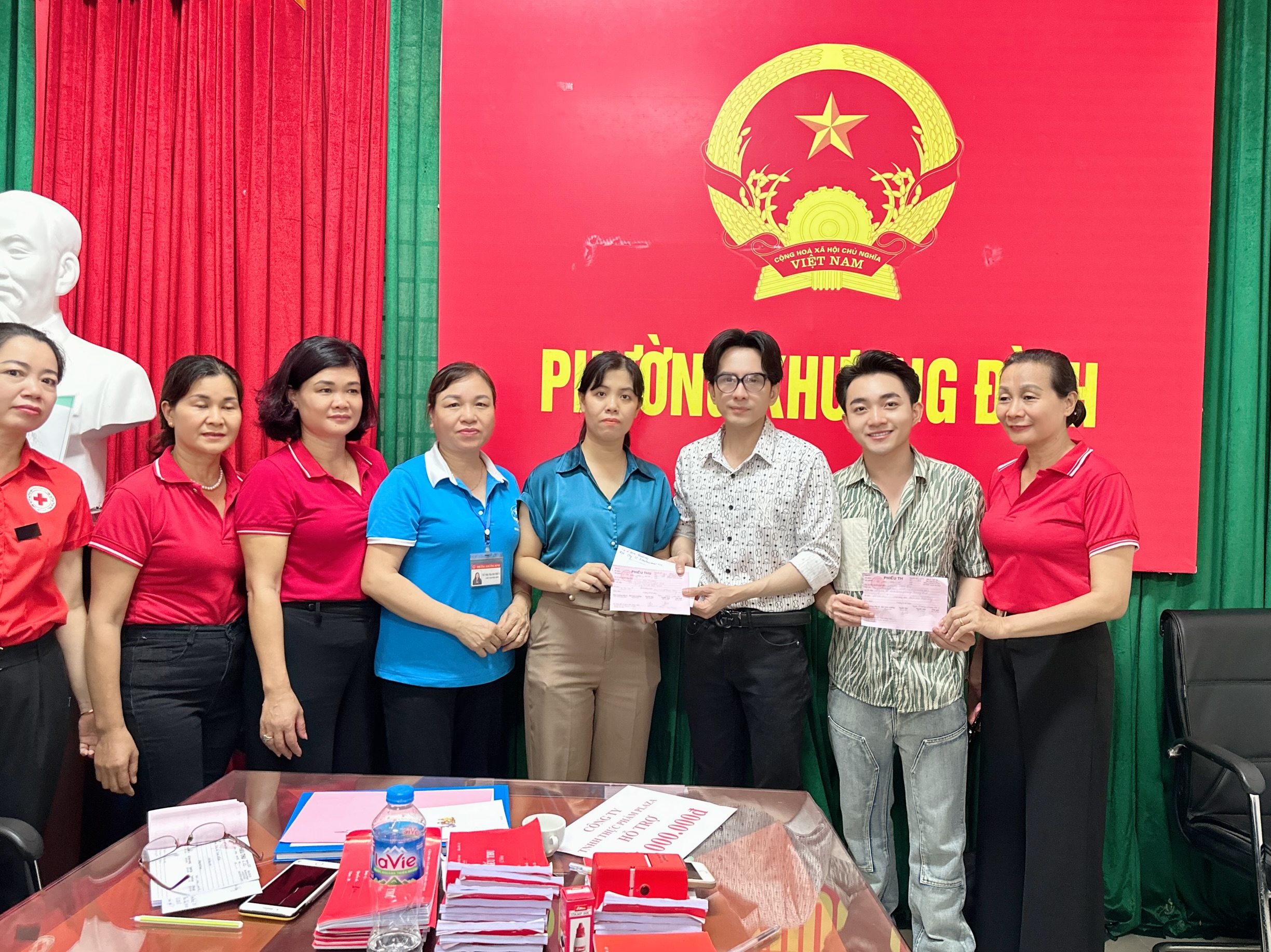 dan truong trung quang co hanh dong dang khen ngoi san se noi dau voi nan nhan vu chay