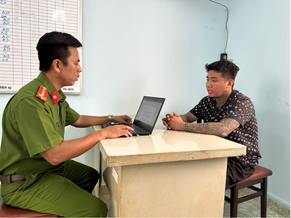 tp hcm bat giu doi tuong dung vat nhon cuop tai san hoc sinh lop 102 tp hcm bat giu doi tuong dung vat nhon cuop tai san hoc sinh lop 102