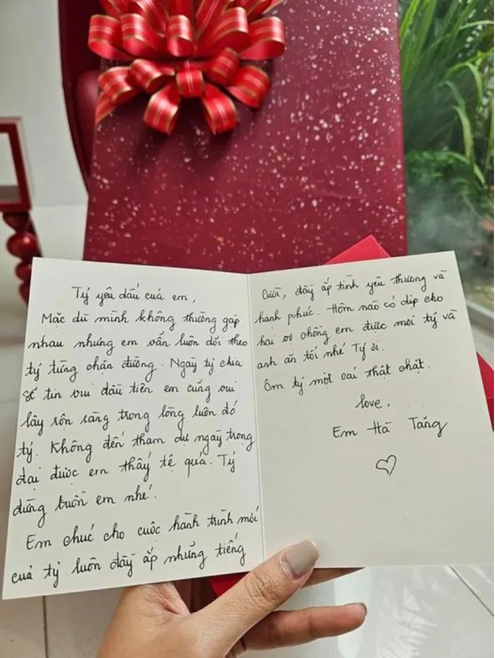 tang thanh ha tu nhan ban than te khi khong the tham du le cuoi thanh hang6