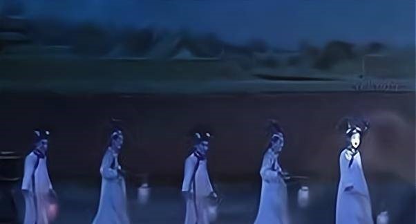 bi an buc anh chup o tu cam thanh nam 1992 hang cung nu xuat hien 5s roi bien mat5