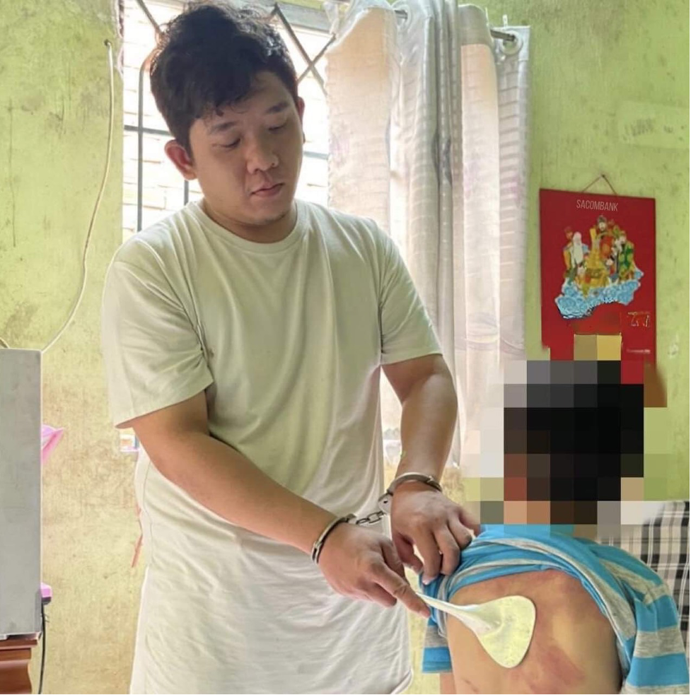 tam giu hinh su nguoi dan ong o dong nai hanh ha da man con trai ruot tam giu hinh su nguoi dan ong o dong nai hanh ha da man con trai ruot