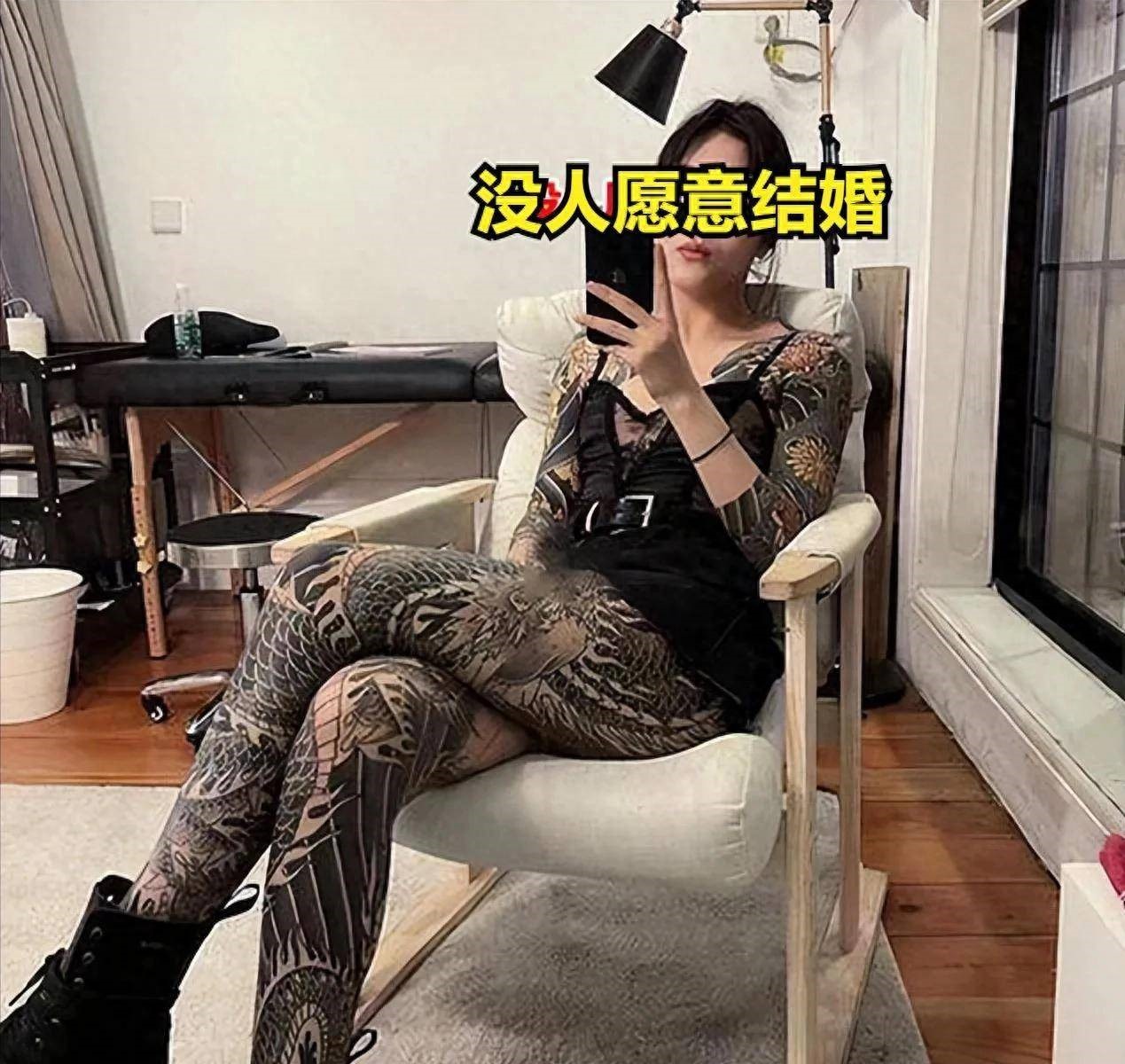 nguoi phu nu xam kin nguoi bi tu choi sau 8 lan di hen ho cu dan mang than vet nho khong the got rua3 nguoi phu nu xam kin nguoi bi tu choi sau 8 lan di hen ho cu dan mang than vet nho khong the got rua3