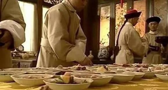 khong uong nuoc dun soi tu hi thai hau uong gi de duy tri su song3 khong uong nuoc dun soi tu hi thai hau uong gi de duy tri su song3