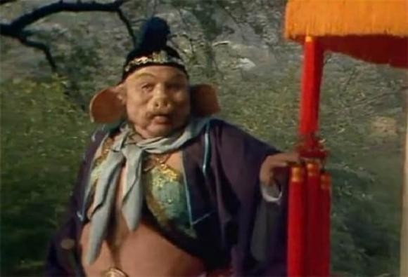 tru bat gioi trong tay du ky la lon den hay lon trang tru bat gioi trong tay du ky la lon den hay lon trang