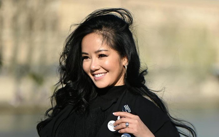 me dam nhan sac xinh dep trong treo cua diva hong nhung thuo moi vao nghe1