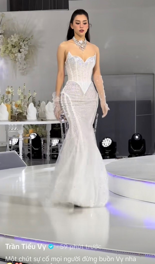 lien tuc vap khi lam vedette tieu vy nhan ve nhieu tranh cai do xu ly khong chuyen nghiep4 lien tuc vap khi lam vedette tieu vy nhan ve nhieu tranh cai do xu ly khong chuyen nghiep4