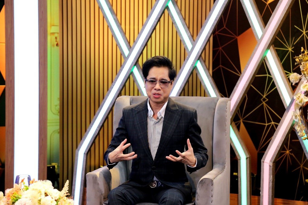 ong hoang nhac sen ngoc son khang dinh minh nhu nguoi di tren may tiet lo giong hat hien tai4 ong hoang nhac sen ngoc son khang dinh minh nhu nguoi di tren may tiet lo giong hat hien tai4