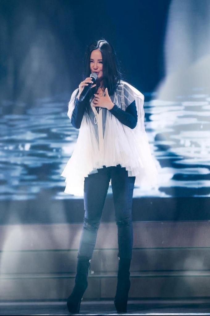 fan ham mo vao thang bai dang gop y diva hong nhung cu xu ra sao fan ham mo vao thang bai dang gop y diva hong nhung cu xu ra sao