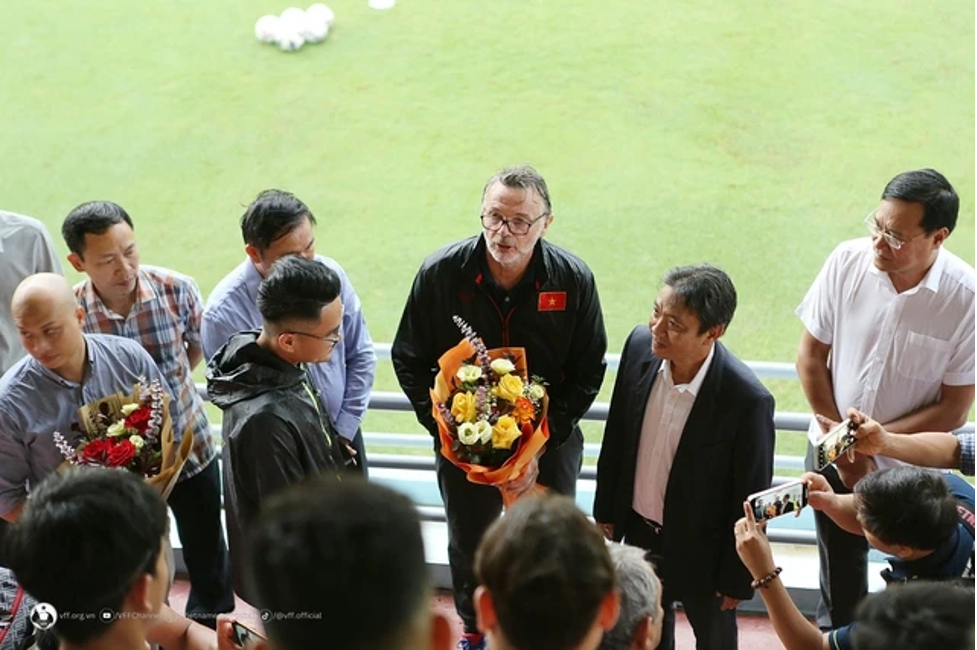 doi tuyen viet nam nhan khich le dac biet khi duoc xep vao nhom canh tranh ve du world cup3 doi tuyen viet nam nhan khich le dac biet khi duoc xep vao nhom canh tranh ve du world cup3