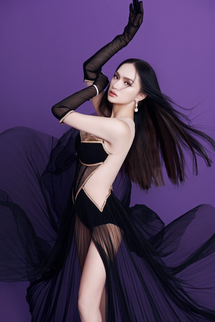 hoa hau huong giang chinh thuc quay tro lai am nhac voi mv hot hon hot 