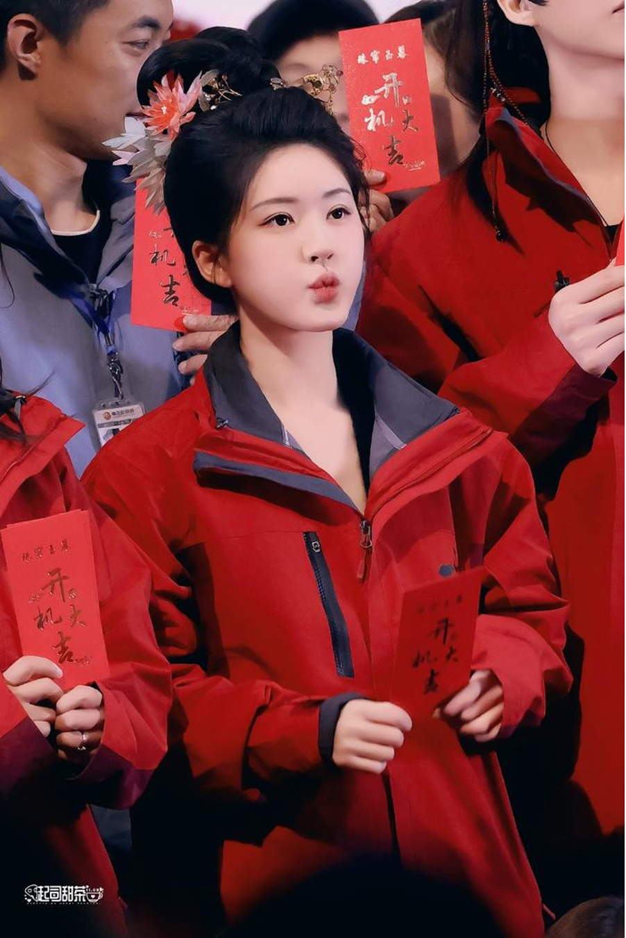 tin tuc sao hoa ngu moi nhat ngay 1811 chung mot kieu tao hinh trieu lo tu duoc khen dep me man khien dan tinh khong the roi mat3 tin tuc sao hoa ngu moi nhat ngay 1811 chung mot kieu tao hinh trieu lo tu duoc khen dep me man khien dan tinh khong the roi mat3