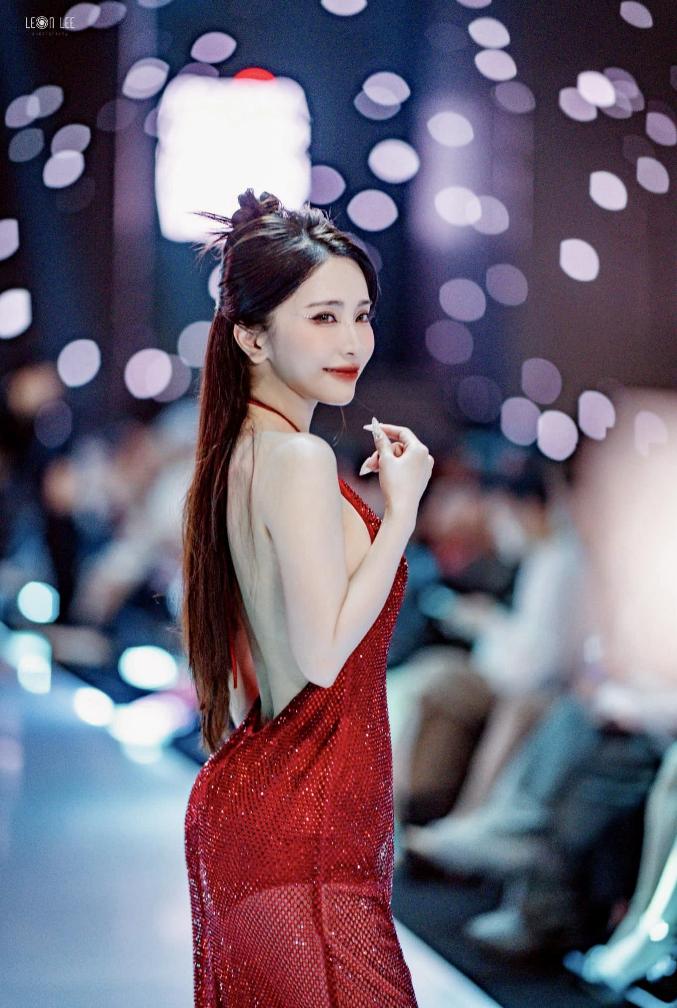 quynh nga xin loi khi keu goi fan chuyen tien de binh chon tai chi dep dap gio re song2 quynh nga xin loi khi keu goi fan chuyen tien de binh chon tai chi dep dap gio re song2