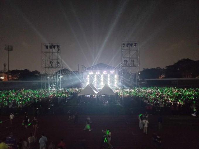 westlife chay cung nguoi ham mo suot 2 tieng dong ho noi mot cau khien fan viet thich thu westlife chay cung nguoi ham mo suot 2 tieng dong ho noi mot cau khien fan viet thich thu