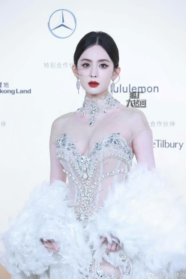 co luc na trat duoc vi nhu cong chua thien nga trong thiet ke cua thuong hieu viet1 co luc na trat duoc vi nhu cong chua thien nga trong thiet ke cua thuong hieu viet1
