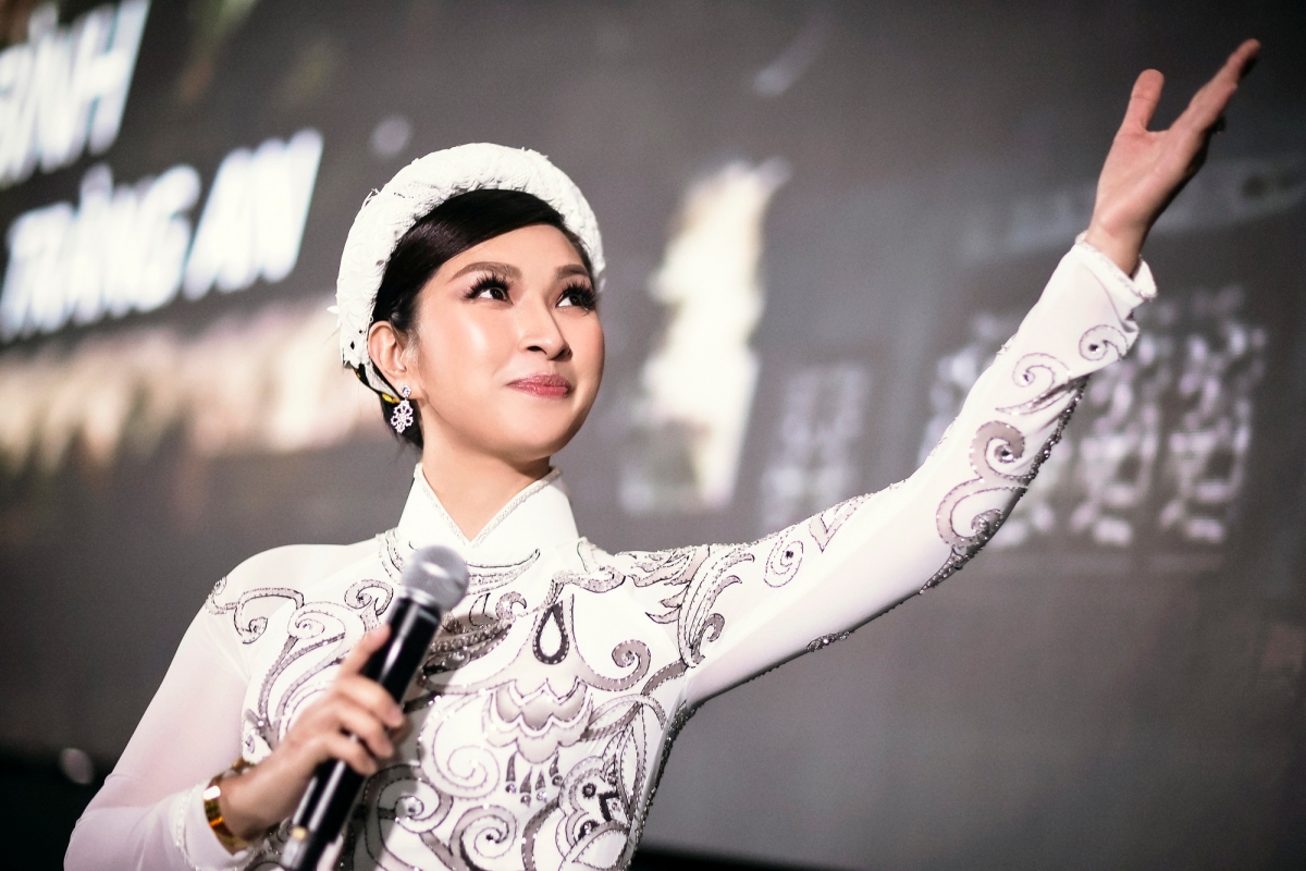 nguyen hong nhung toa sang tai lien hoan phim the gioi chau a 202321 nguyen hong nhung toa sang tai lien hoan phim the gioi chau a 202321