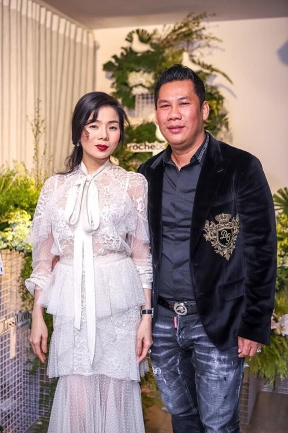 hon nhan hien tai cua le quyen vien man ben tinh tre xem chong cu nhu nguoi than1