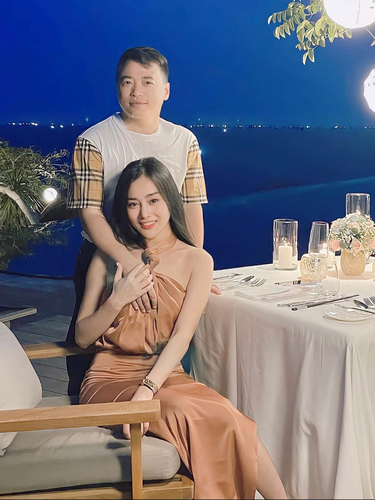 phuong oanh tan huong du lich trong thai ki kheo leo dien trang phuc giau bung bau3 phuong oanh tan huong du lich trong thai ki kheo leo dien trang phuc giau bung bau3