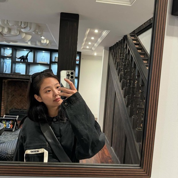 jennie blackpink gay sot khi khoe anh chup truoc nha hang viet nam4 jennie blackpink gay sot khi khoe anh chup truoc nha hang viet nam4