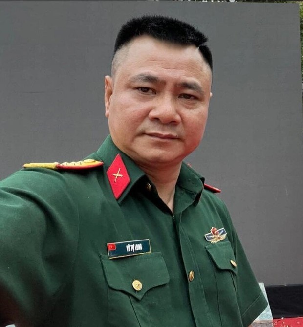 tu long la nam nghe si tre nhat trong dan tao quan duoc phong tang nsnd1