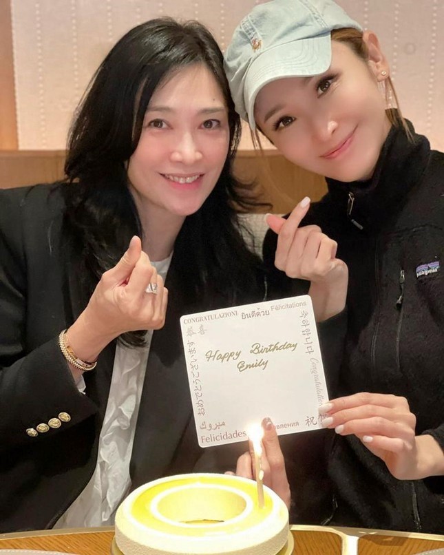 hoa hau hong kong 1992 lu thuc nghi tre trung o tuoi u503 hoa hau hong kong 1992 lu thuc nghi tre trung o tuoi u503