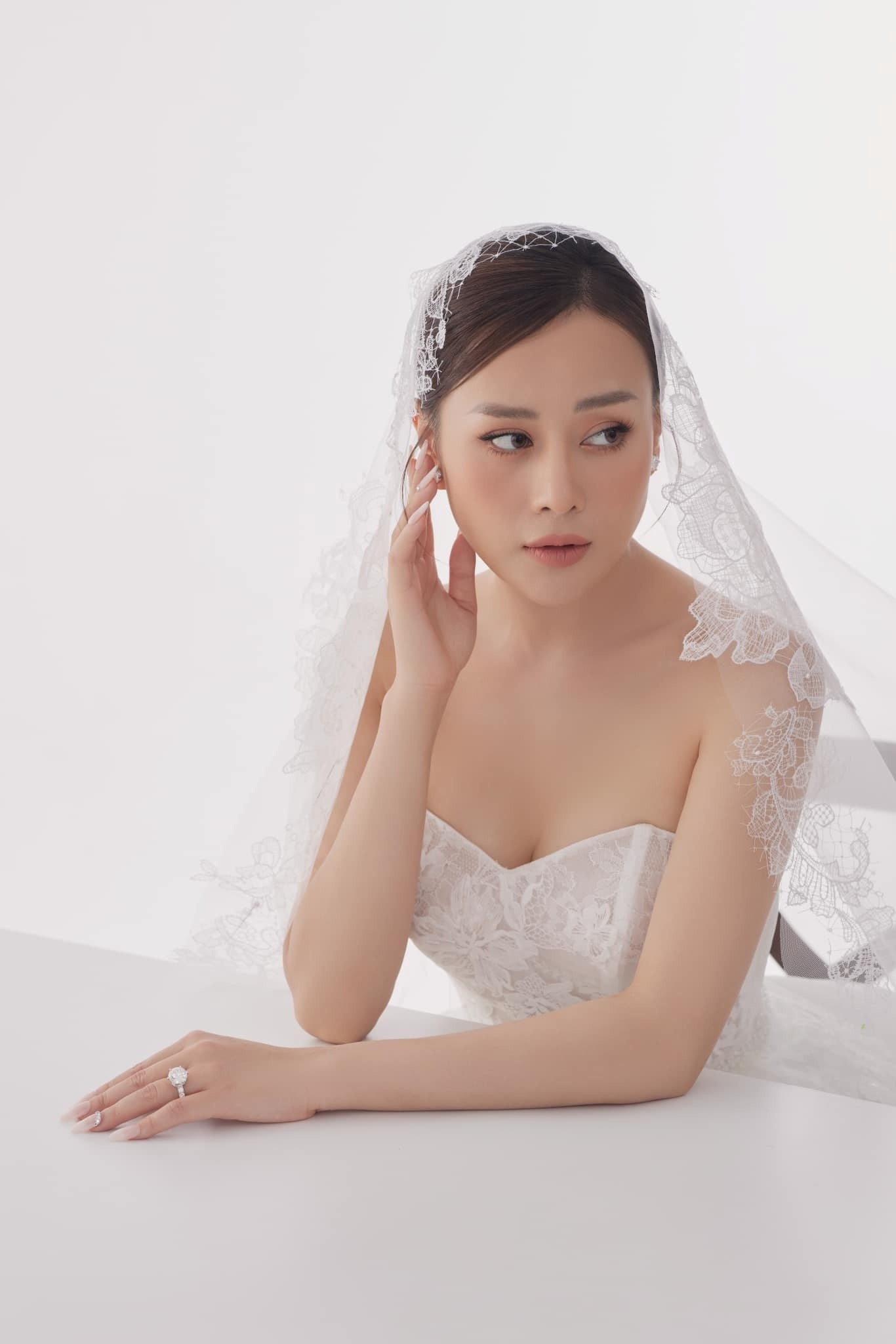 phuong oanh xinh dep duoi lang kinh cua chong donah nhan1 phuong oanh xinh dep duoi lang kinh cua chong donah nhan1