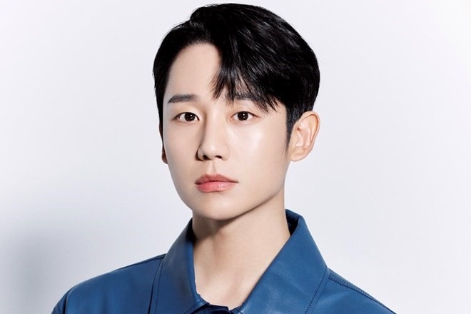 jung hae in vuong nghi van den hop dem de san gai tre2