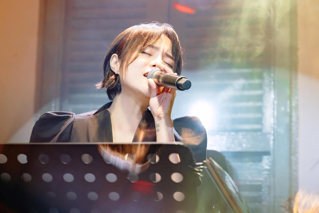 cuoc song cua thai trinh 4 nam chia tay quang dang ngay cang kin tieng thoai mai doi dien nguoi cu6