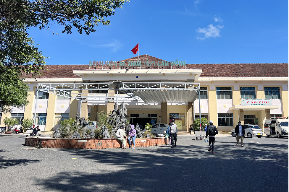 bat bac si benh vien truc loi bao hiem hon 300 trieu dong tai lam dong