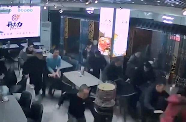 kinh hoang loi ke cua nhan chung trong tran dong dat tai trung quoc khien 111 nguoi chet