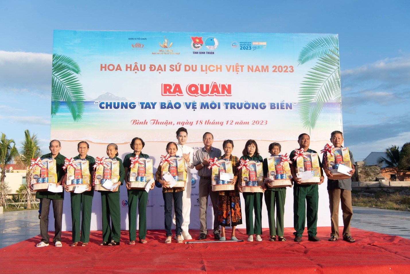 thi sinh hoa hau dai su du lich viet nam chung tay bao ve moi truong bien3 thi sinh hoa hau dai su du lich viet nam chung tay bao ve moi truong bien3