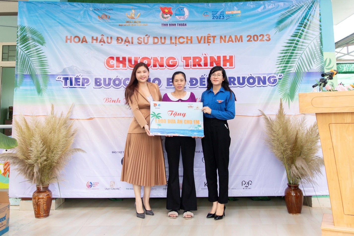 thi sinh hoa hau dai su du lich viet nam chung tay bao ve moi truong bien4 thi sinh hoa hau dai su du lich viet nam chung tay bao ve moi truong bien4