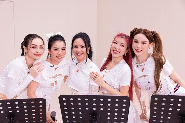 xon xao hanh dong hay duoi kheo diva hong nhung le quyen noi gi3