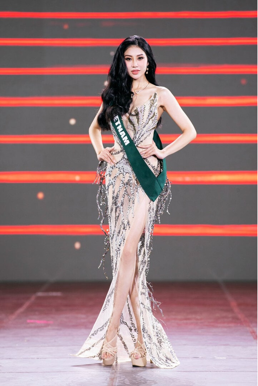 do lan anh gianh danh hieu a hau 2 hoa hau trai dat 20233 do lan anh gianh danh hieu a hau 2 hoa hau trai dat 20233