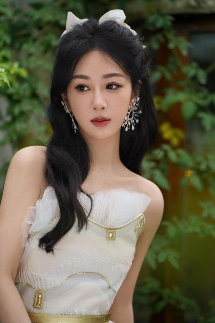 tin tuc sao hoa ngu moi nhat ngay 26 12 co nguon tin cho biet king va queen cua dem hoi weibo se la duong tu va dang vi2