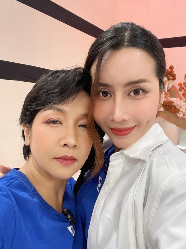 dan chi he lo tinh trang hon nhan cua ho hoai anh va luu huong giang giang cuoi ma mat van buon 1 dan chi he lo tinh trang hon nhan cua ho hoai anh va luu huong giang giang cuoi ma mat van buon 1