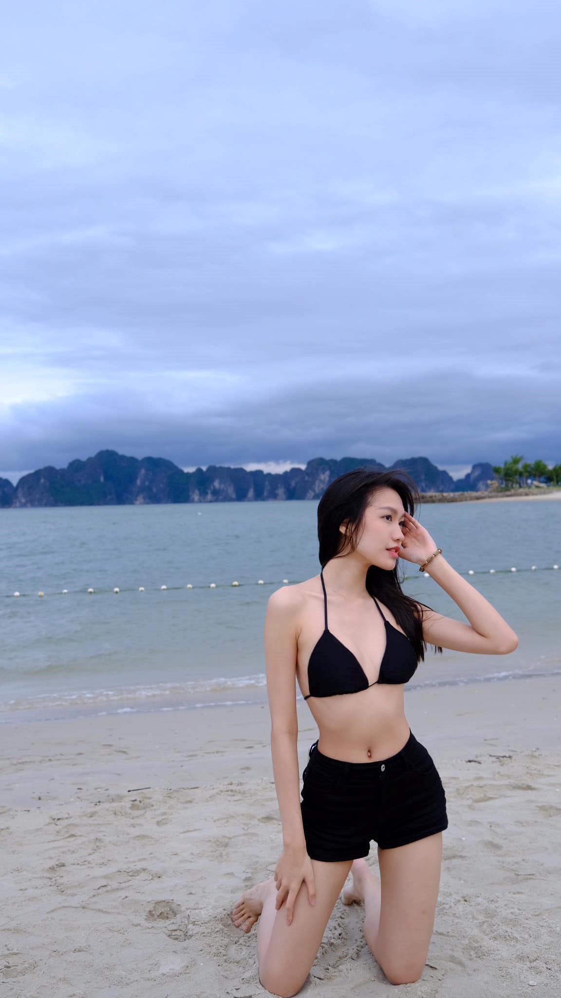 doan hai my nong bong dien bikini dan tinh xem xong chi biet xuyt xoa2